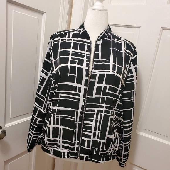 EC Susan Graver Black & White Geometric Print Baseball Style Jacket Size XL - Picture 1 of 12